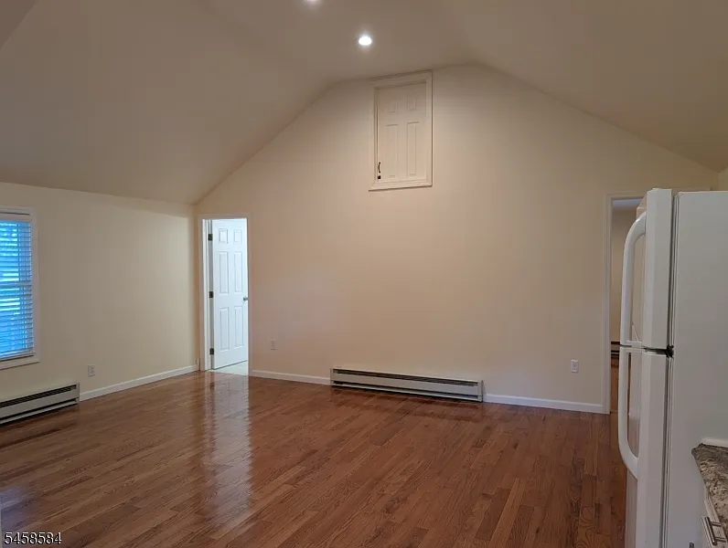 1 bed, 1.0 bath, $1,850 — Photo 4