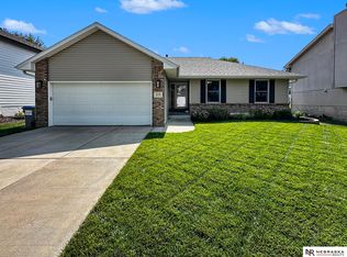 2131 Breckenridge Dr, Lincoln, NE 68521
