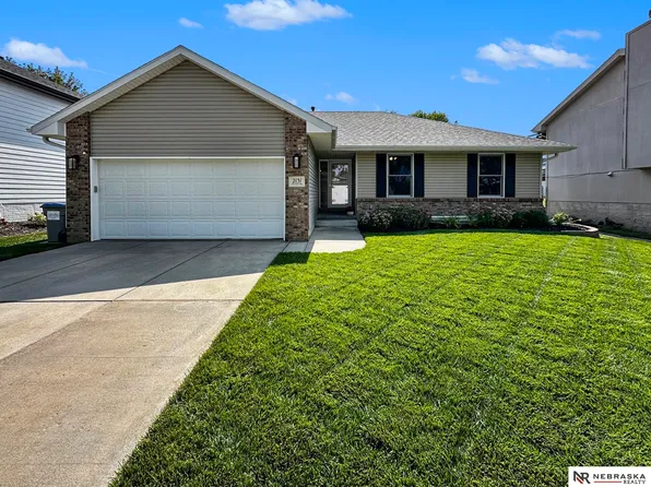 2131 Breckenridge Dr, Lincoln, NE 68521