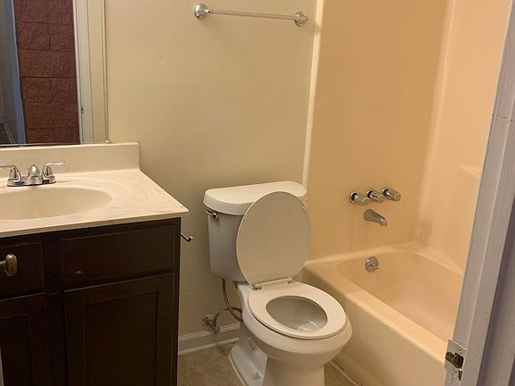 5th image of 235 Goshen Ln #235