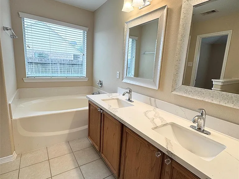 7039 Durango Creek Dr — Photo 21