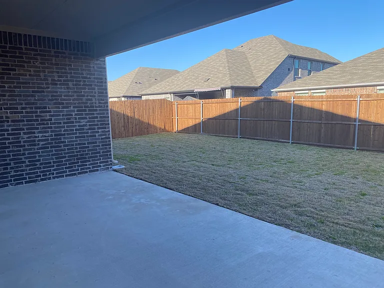 2129 Mustang Way — Photo 38