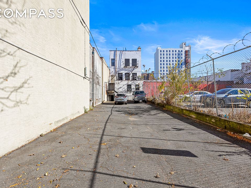2nd image of 117 Osborn St