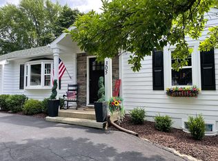 305 Princeton Ave, Barrington, IL 60010