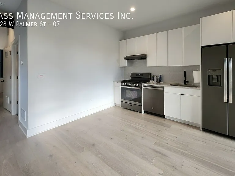 3228 W Palmer St #7 — Photo 4