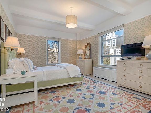 5th image of 136 E 64th St #7C