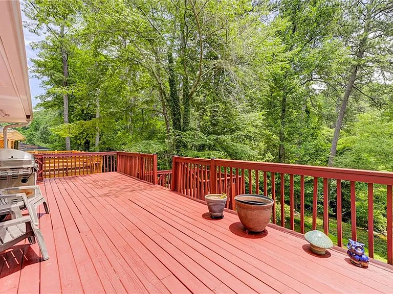 2423 Woodacres Rd NE — Photo 33