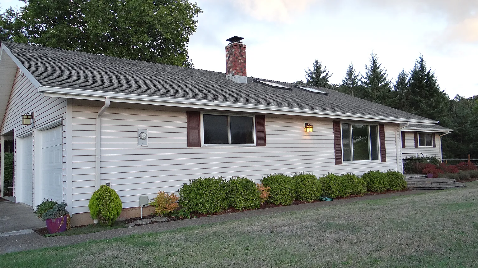 7590 NE Todd Dr photo 1