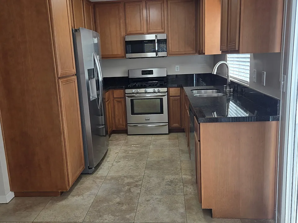 523 Hart Dr #15