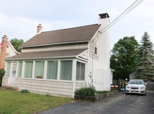 15 Adirondack St, Keene Valley, NY 12943