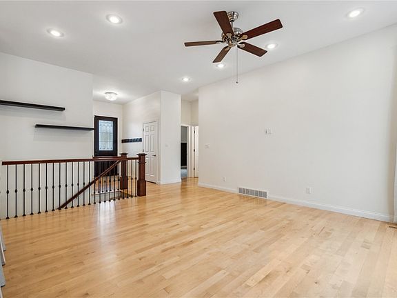 3rd image of 2791 Jefferson Ct NE