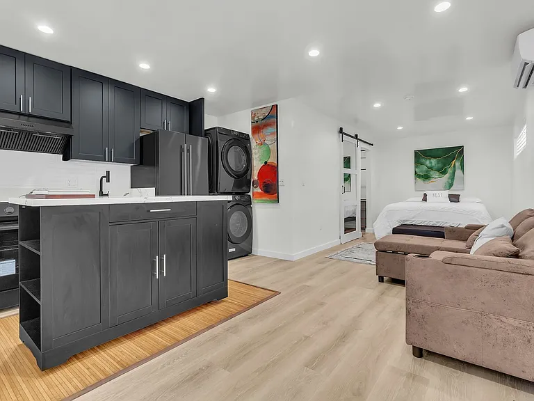 7597 Washington Dr — Photo 4