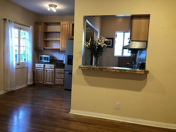 3rd image of 9022 Beverlywood St #A
