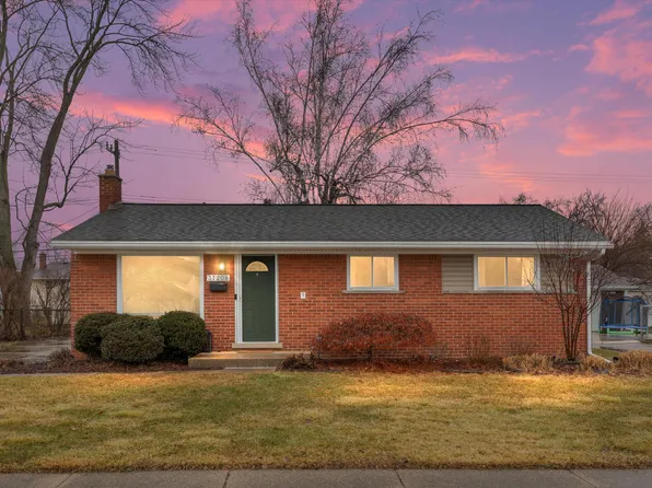 37208 Gilchrist St, Westland, MI 48186