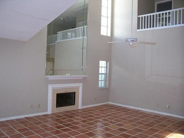 1st image of 18 Brighton Ct