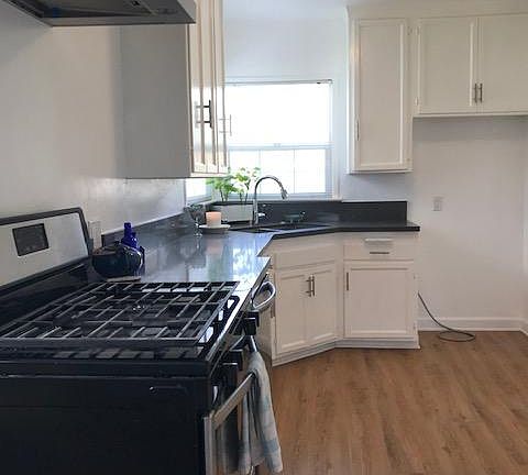 5th image of 1219 N Brighton St