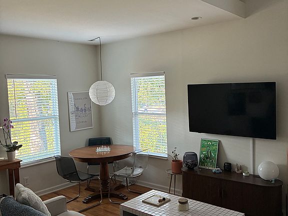 Living room - Furniture not included