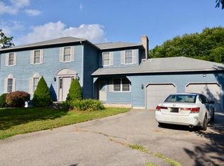 4 Jacqueline Ct, Warwick, RI 02889
