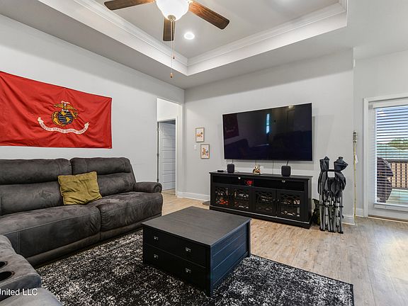 4th image of 14041 Anandale Cir