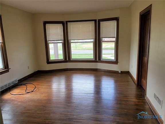 2nd image of 3204 Northwood Ave