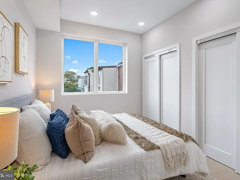1516 E Capitol St NE #10 — Photo 17