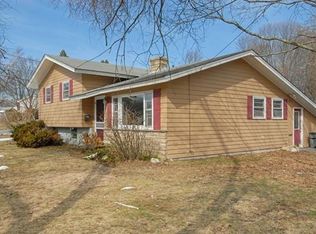 70 Warrenton Rd, Haverhill, MA 01832