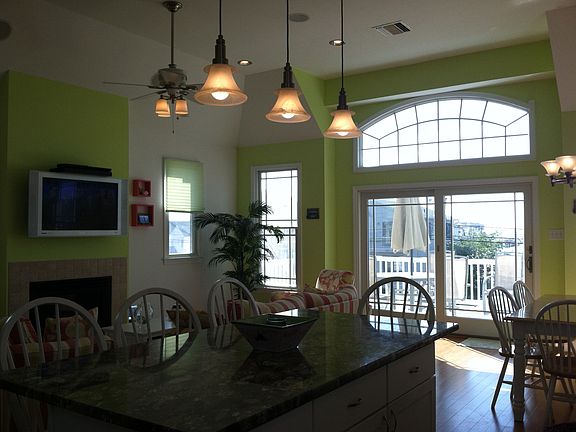 4th image of 1617 Bay Ave