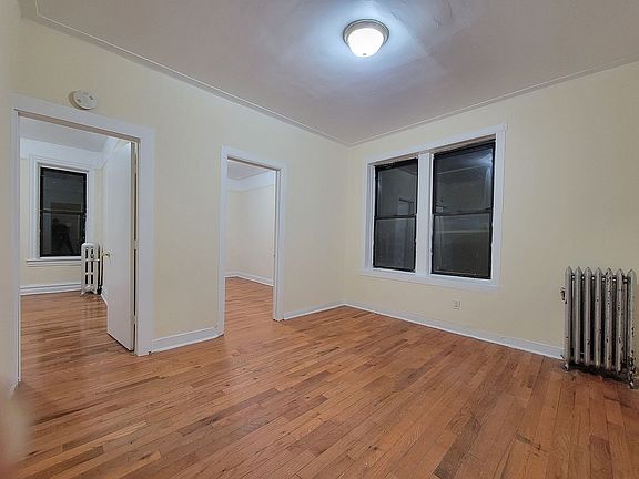 4th image of 1042 45th St #32