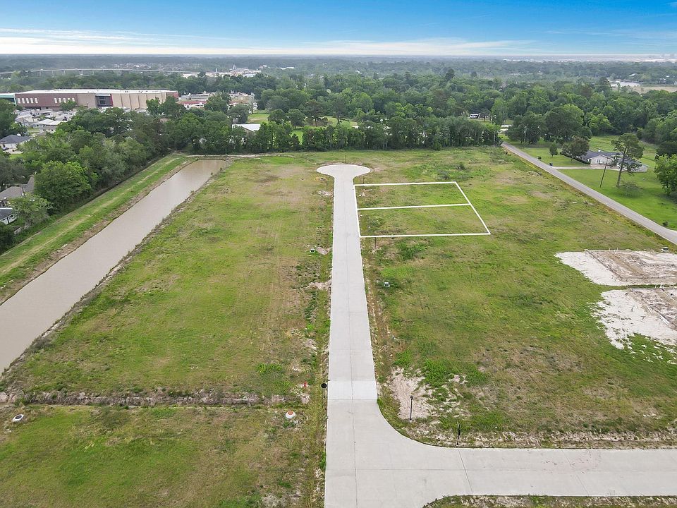 2nd image of 935 Harbor Way
