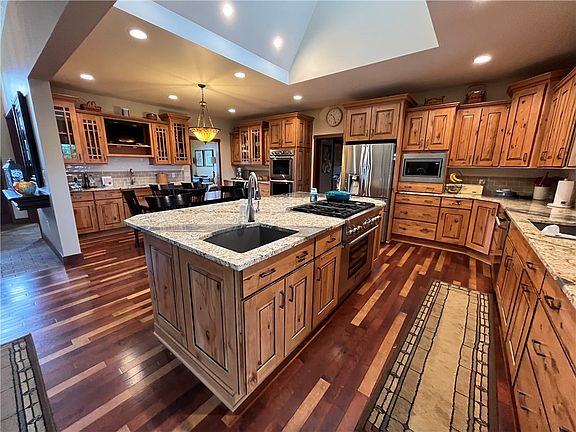 3rd image of 10106 Kingsbury Ln