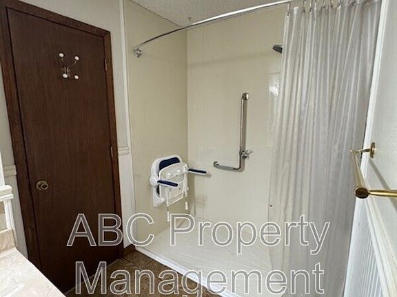 2nd image of 4084 N Lexington Ln