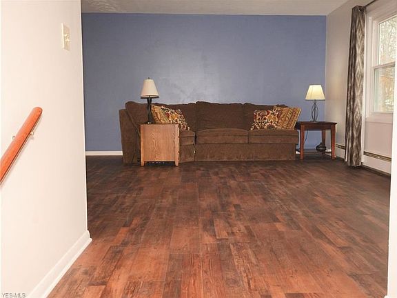4th image of 249 Vinewood Dr