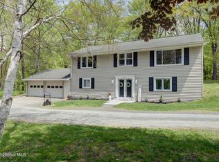 203 Dearstyne Rd, Troy, NY 12180