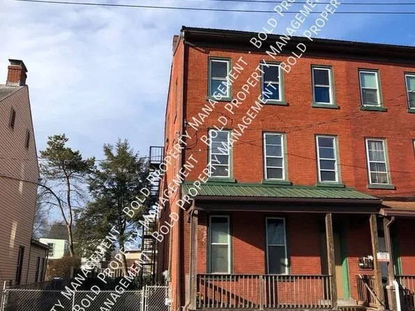 545 N 10th St APT 2, Lebanon, PA 17046