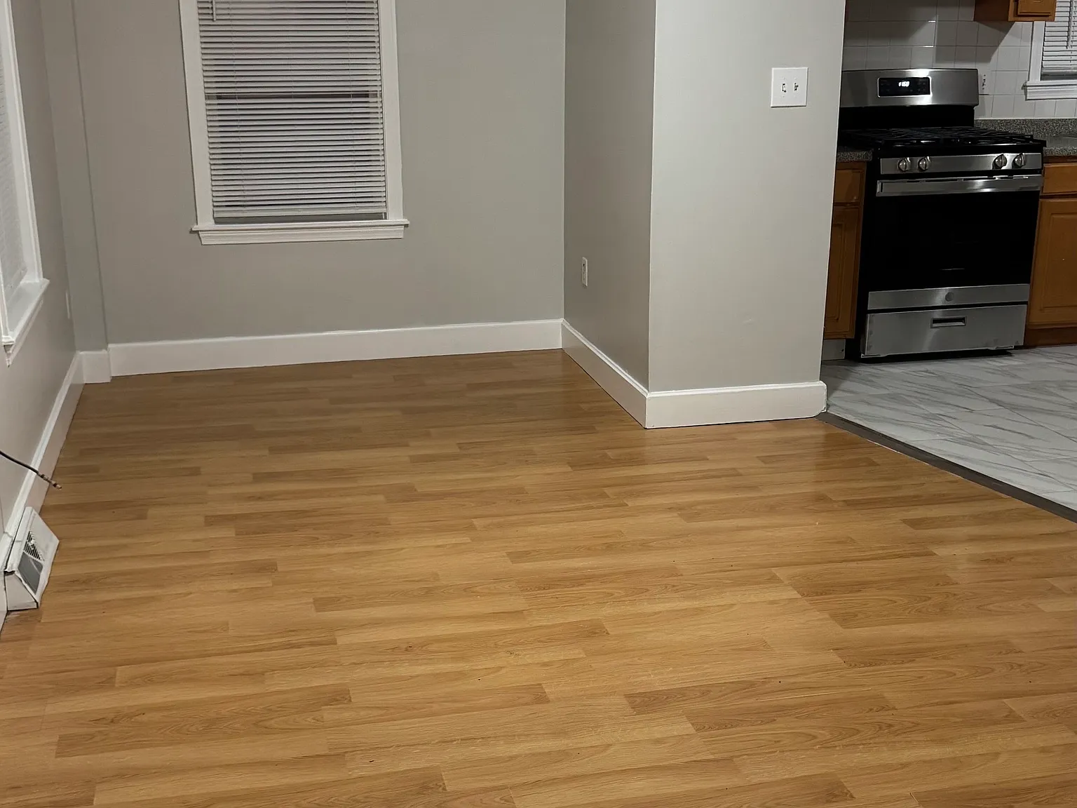 3 bed, 1300 sqft, $2,700 — Photo 3