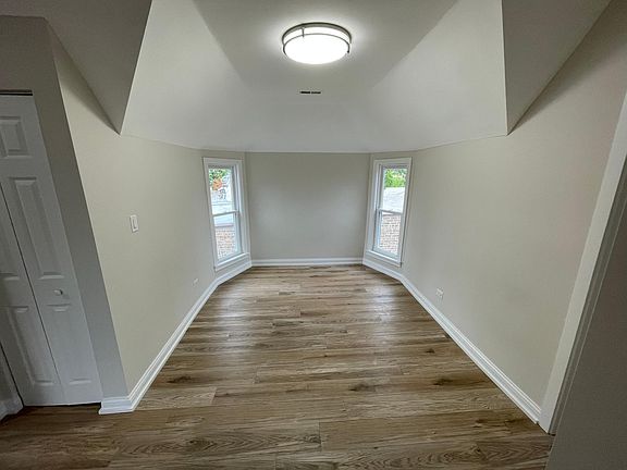 5th image of 4857 W Henderson St #3