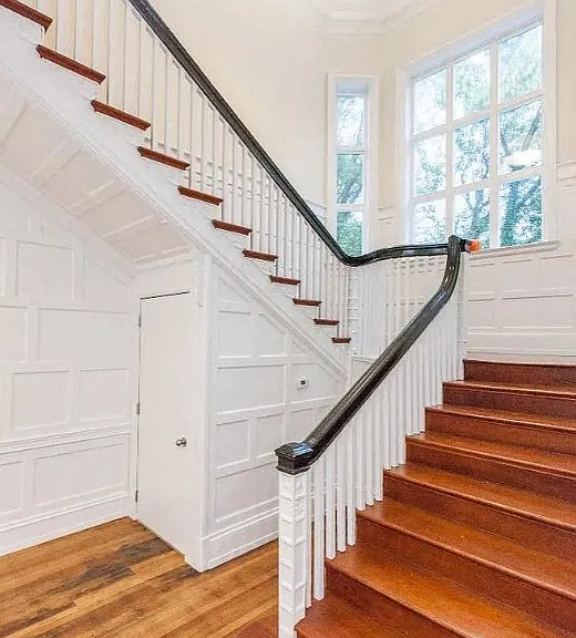 143 W Walnut Ln — Photo 1