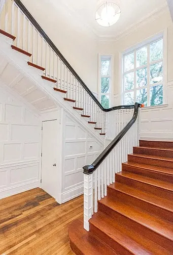 143 W Walnut Ln Photo 1