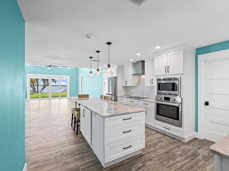 6323 Bayou Grande Blvd NE — Photo 11