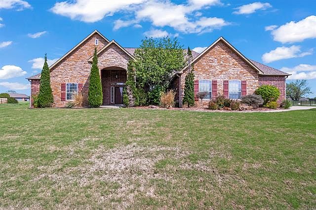 1st image of 19337 S Quail Run Ct