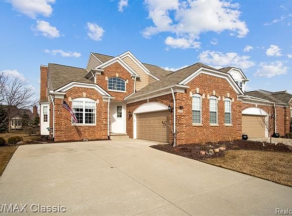 2nd image of 49142 Rainbow Ln S