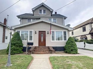 41 Robertson Rd, Lynbrook, NY 11563