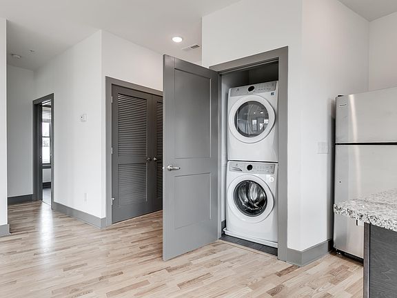 3rd image of 718 N 23rd St APT 201