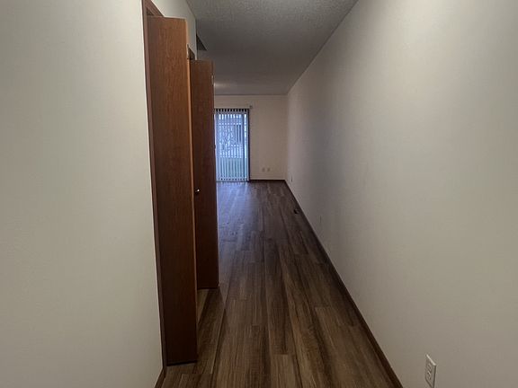 4th image of 4257 Estate Dr S #1
