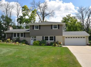 17285 Ely Ct, Brookfield, WI 53045