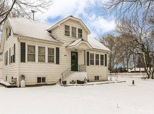 6N471 Virginia Rd, Roselle, IL 60172