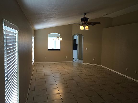3rd image of 930 Seminole Sky Dr