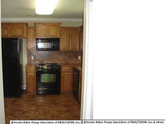 2nd image of 1426 W Sidney St