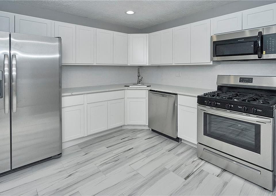 1st image of 30 Country Club Ln