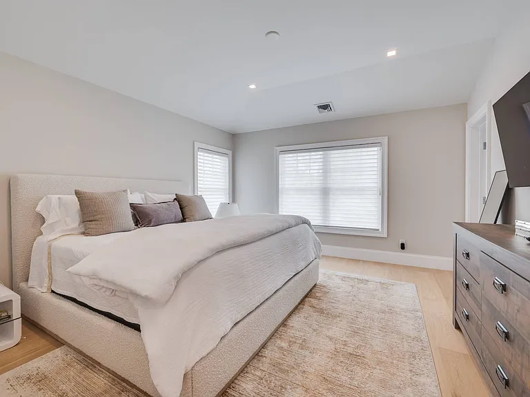 30 Bellows Ln — Photo 16